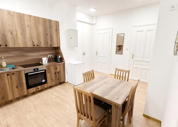 Lovely - 15 Min From Airport & Center Ez 9 6 Apartment