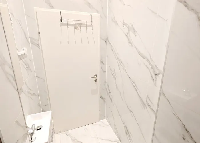 Lovely - 15 Min From Airport & Center Ez 9 6 Apartment *